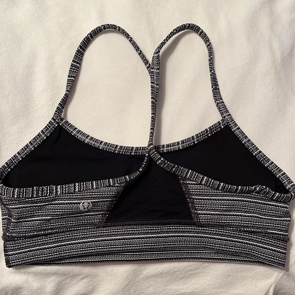 Lululemon Flow Y Bra, Size 4 - Picture 2 of 2